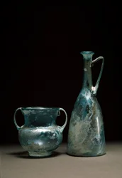 Romeinse kunst: glazen flessen. 1e en 2e eeuw na Christus. Museo Nacional de Arte Romano Madrid