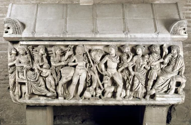 Romeinse kunst: sarcofaag versierd met een laagreliëf dat de legende van Phaedra en Hippolytus vertelt. 3e eeuw n.Chr. Rome, Museo Nazionale Romano