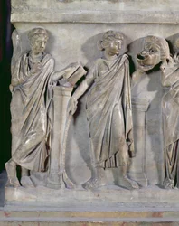 Sarcophagus van de Muzen, detail (Clio en Thalia)