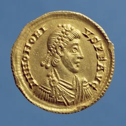 Solidus (voorzijde) van Honorius (393-432) gedrapeerd, gepantserd, met een diadeem. Inscriptie: D N HONORIVS P F AVG