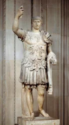 Standbeeld van de Romeinse keizer Trajanus (Marcus Ulpius Traianus of Traiano) (53-117 n. Chr.), staand, oorlogsschip. Rond 108 n. Chr. Zon 2 m, Parijs, Louvre Museum