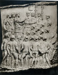 Trajanus (98-117) Spreekt het Leger Toe, een afgietsel van Trajanus