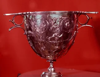Schat van Boscoreale: cantharische (drinkvaas) met bladeren van plataanbomen. Eind 1e eeuw v.Chr.-1e eeuw n.Chr.