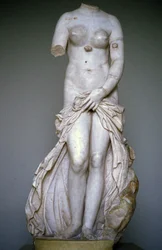 Venus Laudolina of anadyomene. Beeldhouwwerk, Museum van Syracuse, Sicilië, Italië