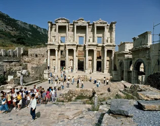 Uitzicht op de Celsus-bibliotheek, gebouwd in 117 (detail)