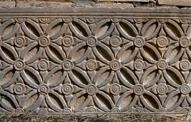 Architecturaal fragment met gebeeldhouwde decoratie, Hoge Keizerlijke Periode