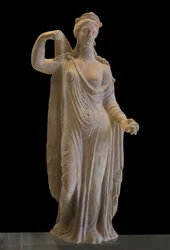 Griekse kunst: Aphrodite van het Genetrix-type (1e eeuw na Chr.), terracotta