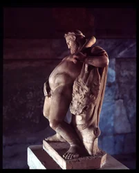 Dronken Hercules. Sculptuur van het Huis van de Herten, 5e eeuw v.Chr. - 1e eeuw n.Chr.