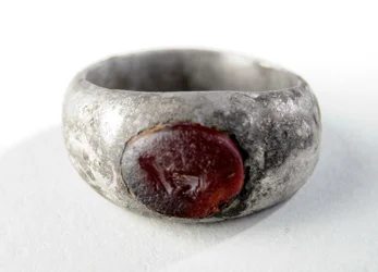 Vingerring met intaglio (zilver)