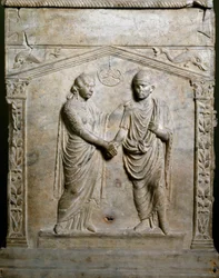 Romeinse kunst: grafaltaar versierd met een huwelijksscène (Junctio dextrarum). Laag reliëf. Rome, Museo Nazionale Romano