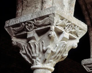 Kapiteel met voorstelling van de drie joden in de vurige oven (sculptuur)