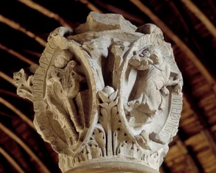 Toon van gregoriaanse zang: de derde (passie en opstanding van Christus) en Tintinrectie van Christus (rechts), Kapiteel van het koor (beeldhouwwerk)