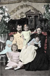 Familieportret van tsaar Nicolaas II (1868-1918), circa 1901-1902