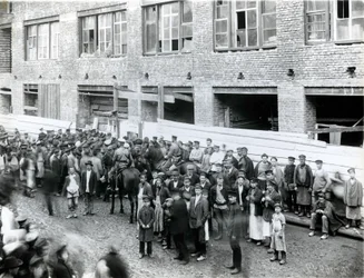 St. Petersburgse fabrieksarbeiders in staking uit protest tegen het Lena-bloedbad, 1912