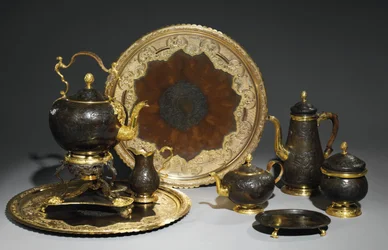 Thee- en koffieservies, waarschijnlijk door de Demidoff-werkplaats, de Oeral, c.1770