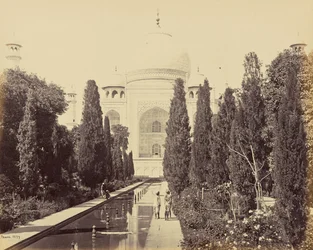 Agra; de Taj, vanaf de fontein