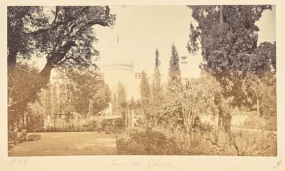 Agra; Der Taj, vom Garten aus