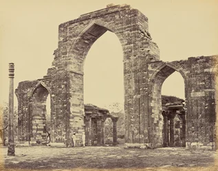 Delhi; de Kutub Minar, de Grote Boog en de IJzeren Zuil