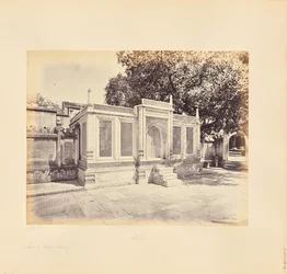 Delhi; het graf van Mirza Jehangir. Dit is prachtig marmerbeeldhouwwerk