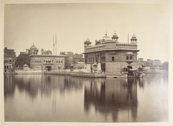 De Gouden Tempel, Umritsar. Fotograaf: Bourne, Samuel. Album met foto