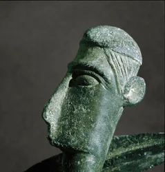 Nuragische cultuur (nuraghi) Sardinië: bronzen hoofd van een krijger. 8e-7e eeuw v.Chr. Cagliari, Museo Nazionale Archeologico, Sardinië, Italië