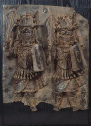 Benin-plakkaat met twee krijgers, Nigeria