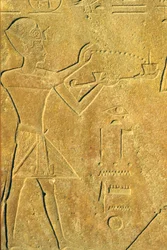 Hatsjepsoet biedt wierook aan, Karnak/Luxor