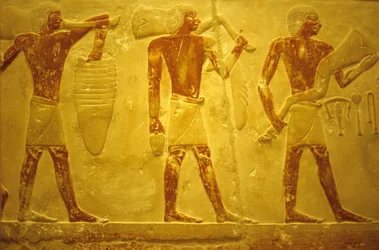 Oude Egypte, muurgravure, Mastaba/Tombe van Idout, Saqqara, 2323-2150 v.Chr., dragers met offers