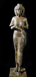 Egyptische oudheid: bronzen standbeeld van koningin Karomama, vrouw van Farao Takelot II. 21e dynastie. Parijs, Louvre Museum