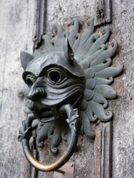 Durham Kathedraal Sanctuary Knocker, kopie van 12e-eeuws bronzen origineel (foto)