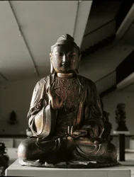 Zittende Boeddha in lalitasana-houding - sculptuur, Kamakura-periode (1185-1333)