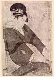 Zittende Japanse vrouw (kleur houtsnede)