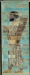 De fries van de boogschutters, uit het paleis van Darius I, koning van Perzië, in Susa (5e eeuw v.Chr.). Onderste reliëf van geëmailleerde baksteen. Parijs, Louvre Museum.