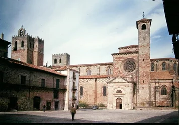 Uitzicht op de kathedraal vanaf de Plaza Mayor, gebouwd 1150-14e eeuw