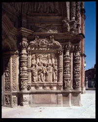 Uitzicht op de gevel van de kathedraal van St. Mary, Astorga, Spanje