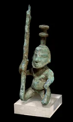 Dong Son-beschaving: bronzen lamphouder. 300 v.Chr.-200 n.Chr. Uit Vietnam. Parijs, Musée Guimet, Nationaal Museum voor Aziatische Kunst