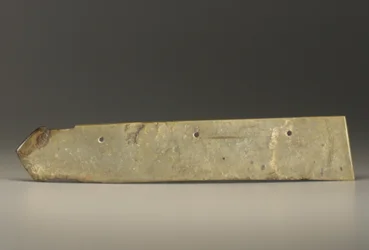 Grote hakvormig object van het type kuei
