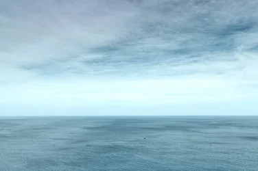 Rustige oceaanhorizon