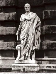 Standbeeld van Emilio Papiniano (marmer)