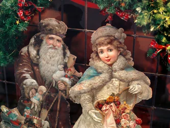 Close-up van traditionele Deense kerstversiering in raam, 2022