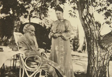 Russische auteur Leo Tolstoy en zijn vrouw Sophia aan de Zwarte Zee, Krim, Rusland, 1902