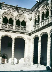 Detail van de bogen van de loggia