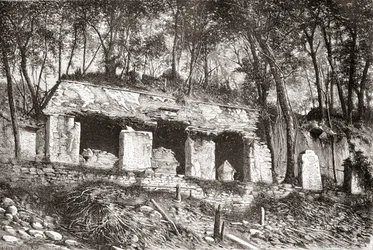 De gevel van het paleis in Palenque, zuidelijk Mexico