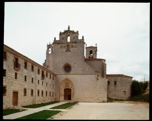 Uitzicht op het klooster van San Pedro de Cardeña waar de overblijfselen van El Cid en Doña Jimena liggen