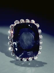 De Logan Broche