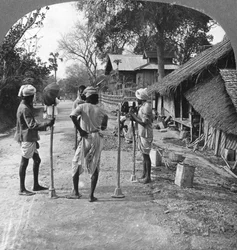 Wegreparatie, Bhamo, Birma, 1908