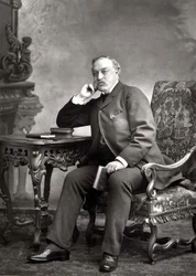 Edmund Yates (1831-94), journalist en romanschrijver, portretfoto