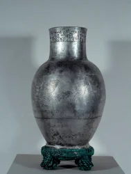 Mesopotamië: Entemena vaas in zilver met motieven en spijkerschrift. Sumerische periode (2900-2200 v.Chr.). 2400 v.Chr. Parijs, Musée du Louvre