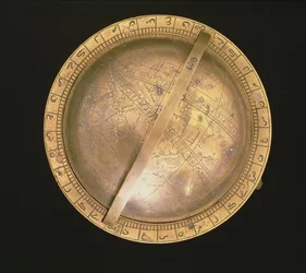 Orrery klok, met geëmailleerde zodiak kalender en aardbol, door Fr. Ducomun, genaamd Boudry, circa 1800