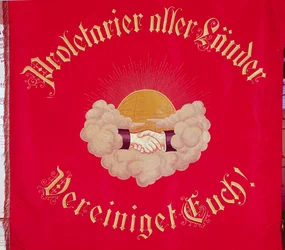 Proletariërs van alle landen verenigt u, vakbondsbanier (geborduurde textiel)